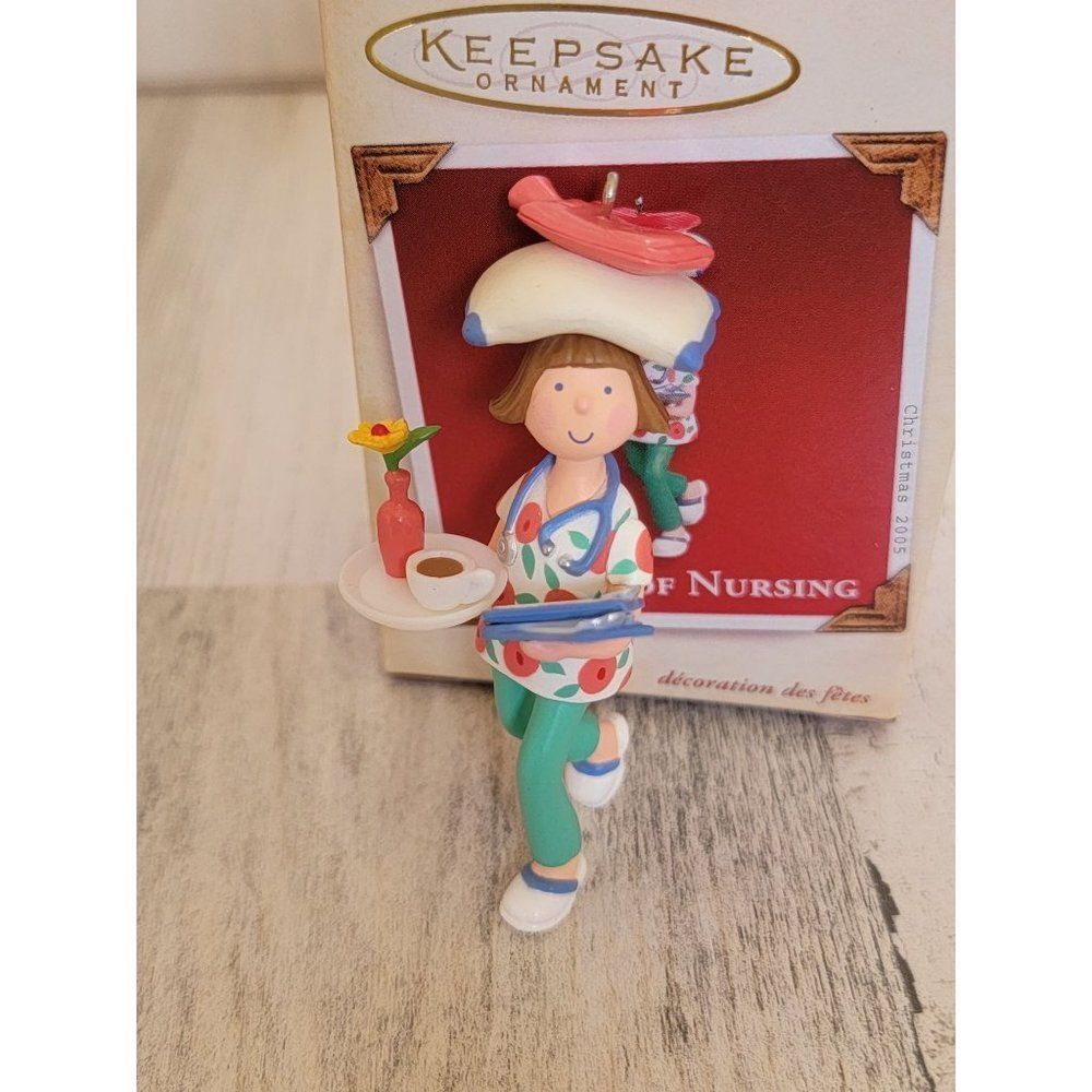 Hallmark 2005 the joy of nursing‎ ornament Xmas